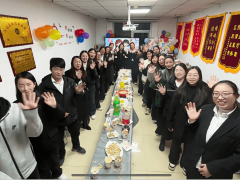 其独材料+线上提交”模式